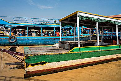 恐怖恋爱解谜游戏《文字化化》Steam商店页面上线